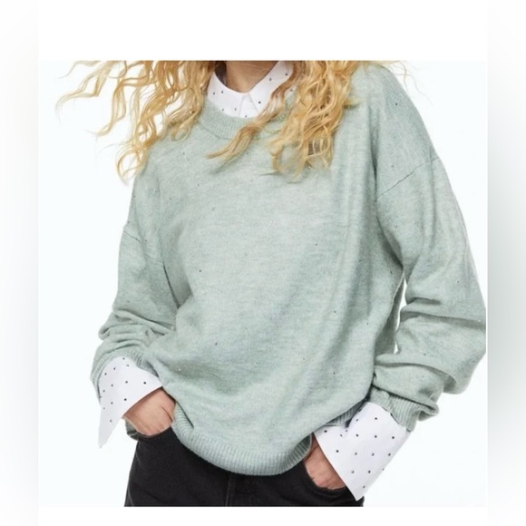 Mint green H&M sweater with a little twinkle! - Picture 6 of 8